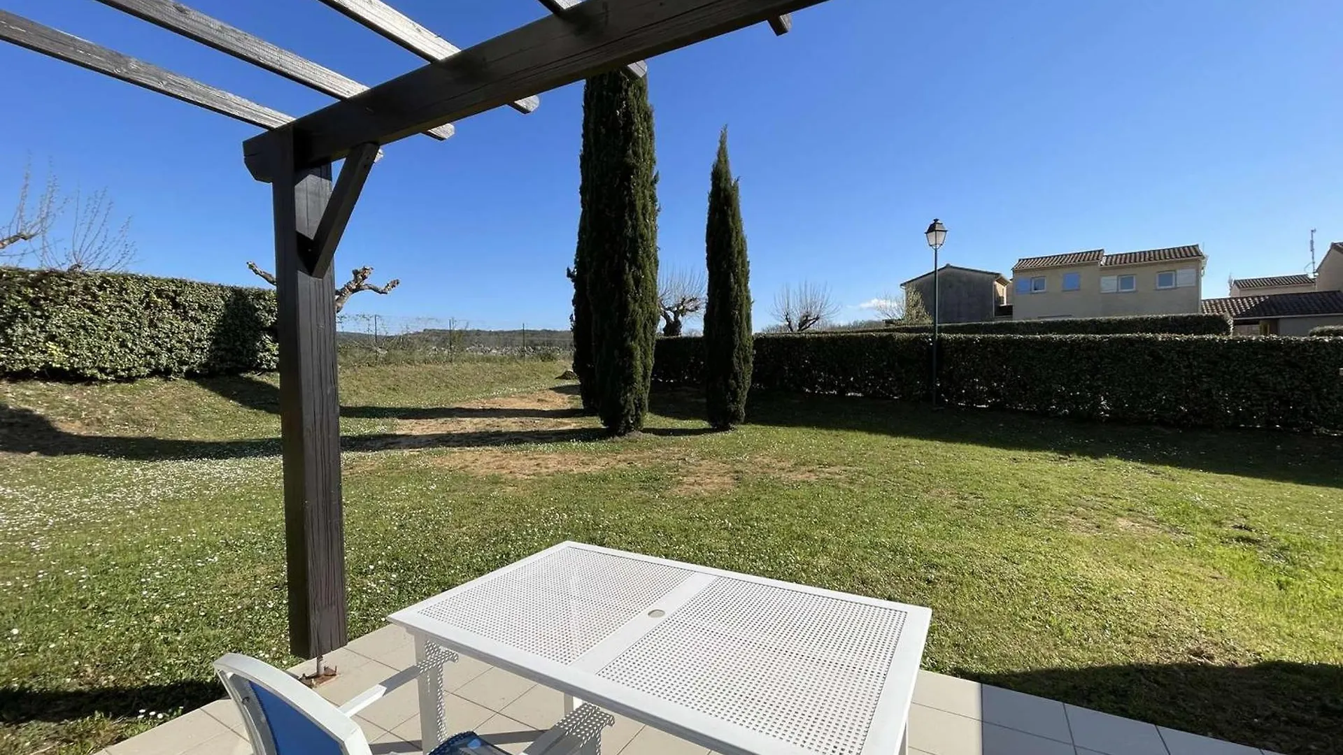 Holiday home Maison Duplex Avec Clim, 2 Piscines, Terrasse, Parking, Animaux Admis - 8 Pers. - Fr-1-382-165 Salavas
